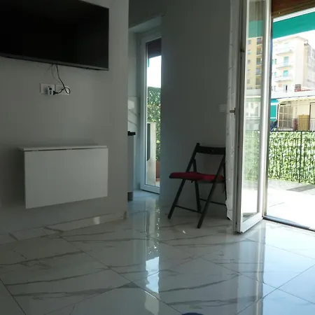 Wh Tommy- Attico Monolocale Con Parcheggio Gratuito E Grande Terrazza - A 5 Minuti Dal Centro - Wifi Apartamento San Remo