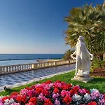 Apartman Wh Tommy- Attico Monolocale Con Parcheggio Gratuito E Grande Terrazza - A 5 Minuti Dal Centro - Wifi *