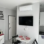 Wh Tommy- Attico Monolocale Con Parcheggio Gratuito E Grande Terrazza - A 5 Minuti Dal Centro - Wifi Appartement