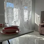 Wh Tommy- Attico Monolocale Con Parcheggio Gratuito E Grande Terrazza - A 5 Minuti Dal Centro - Wifi Appartement *