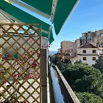 Appartement Wh Tommy- Attico Monolocale Con Parcheggio Gratuito E Grande Terrazza - A 5 Minuti Dal Centro - Wifi