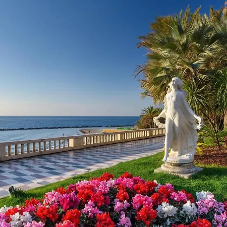 Апартаменты Wh Tommy- Attico Monolocale Con Parcheggio Gratuito E Grande Terrazza - A 5 Minuti Dal Centro - Wifi *