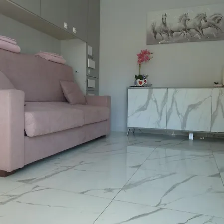 Wh Tommy- Attico Monolocale Con Parcheggio Gratuito E Grande Terrazza - A 5 Minuti Dal Centro - Wifi * Санремо