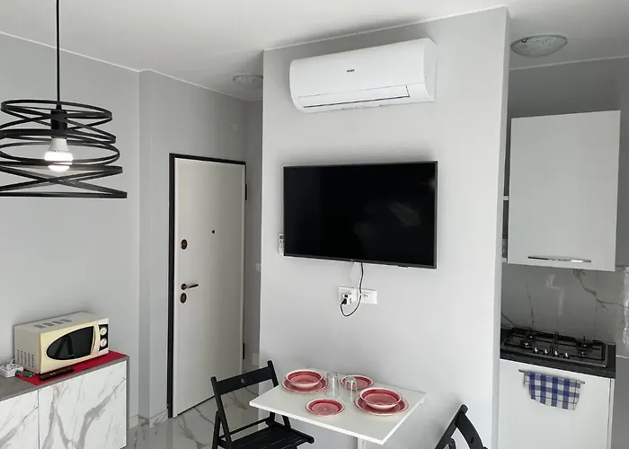 Wh Tommy- Attico Monolocale Con Parcheggio Gratuito E Grande Terrazza - A 5 Minuti Dal Centro - Wifi Lejlighed