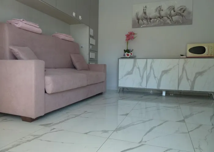 Wh Tommy- Attico Monolocale Con Parcheggio Gratuito E Grande Terrazza - A 5 Minuti Dal Centro - Wifi * Sanremo